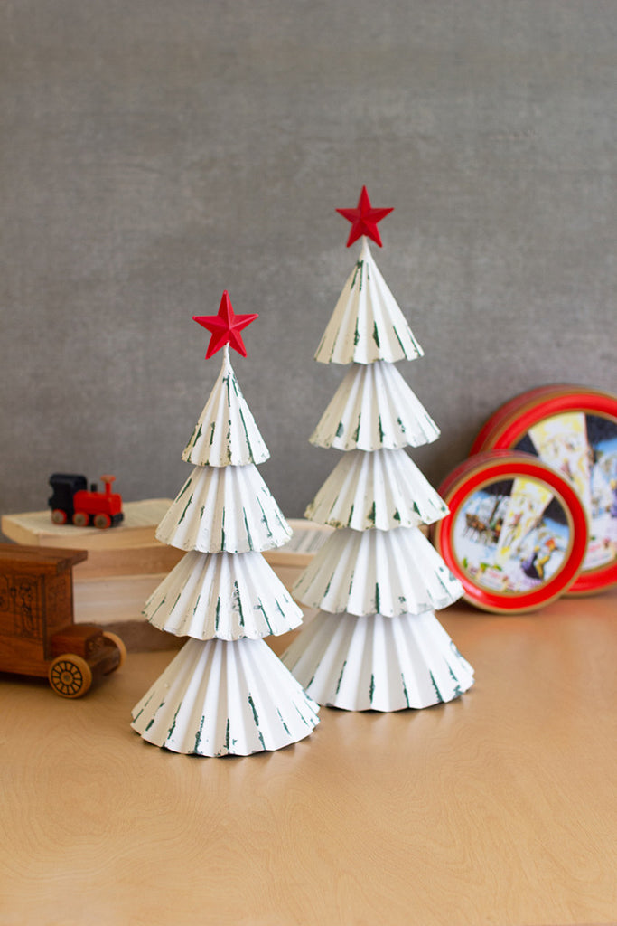 Set of 2 Painted Christmas trees - The Nifty Decor