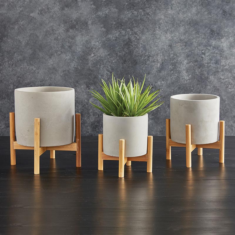 Round Pot with stand - Bombay Mercantile