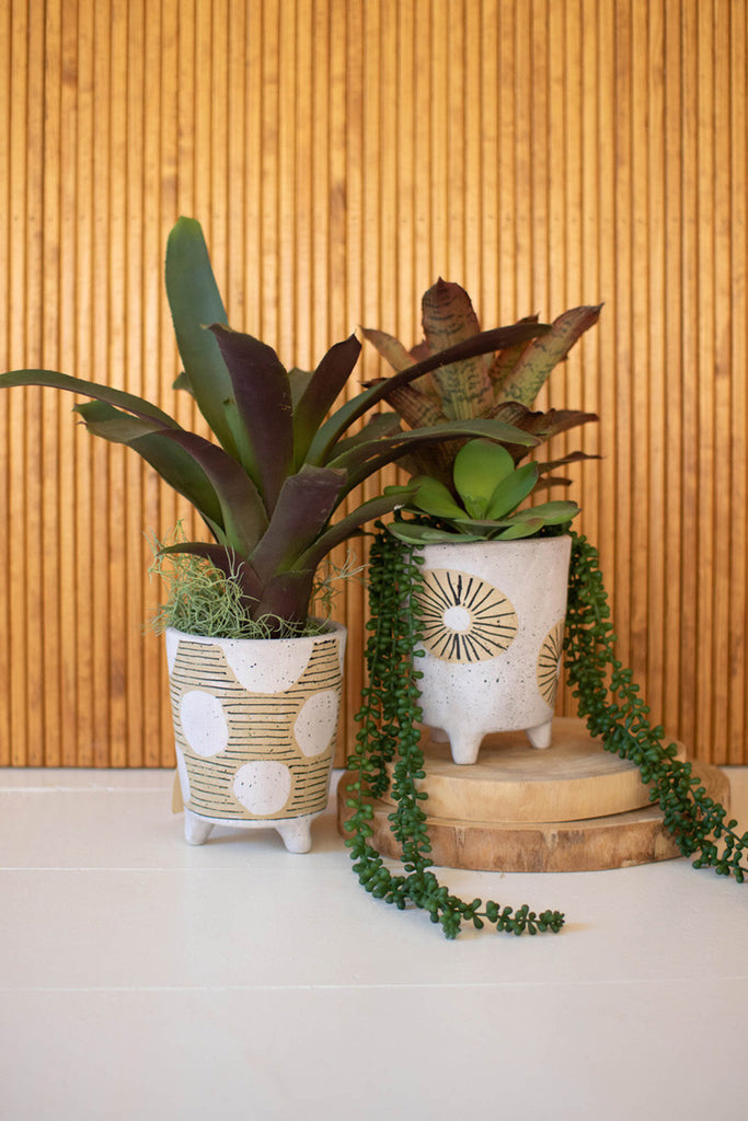 Set of 2 ceramic vases with feet - Bombay Mercantile