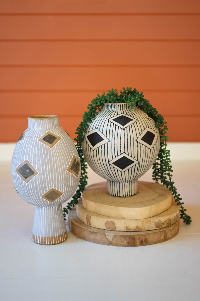 Set of 2 ceramic vases with diamond detail - Bombay Mercantile