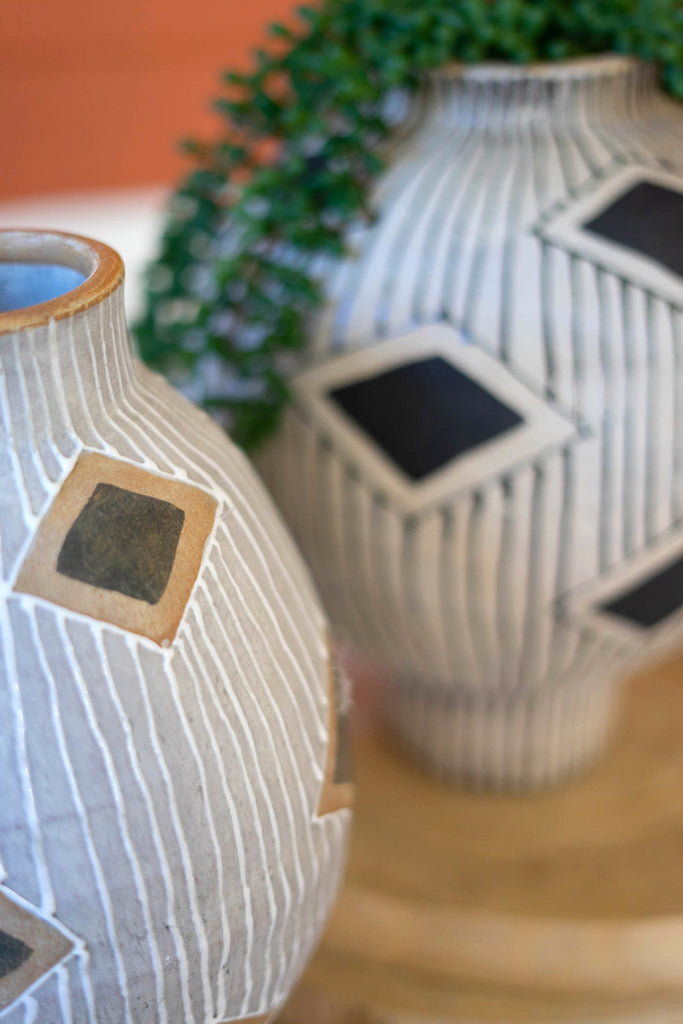 Set of 2 ceramic vases with diamond detail - Bombay Mercantile
