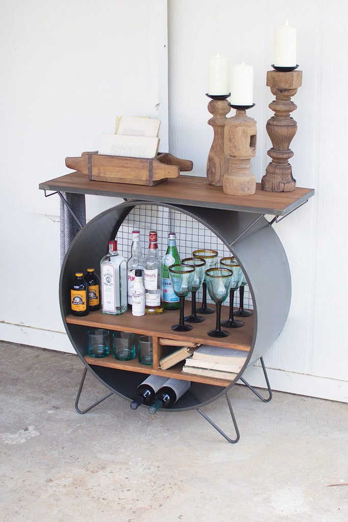 Round metal console - The Nifty Decor