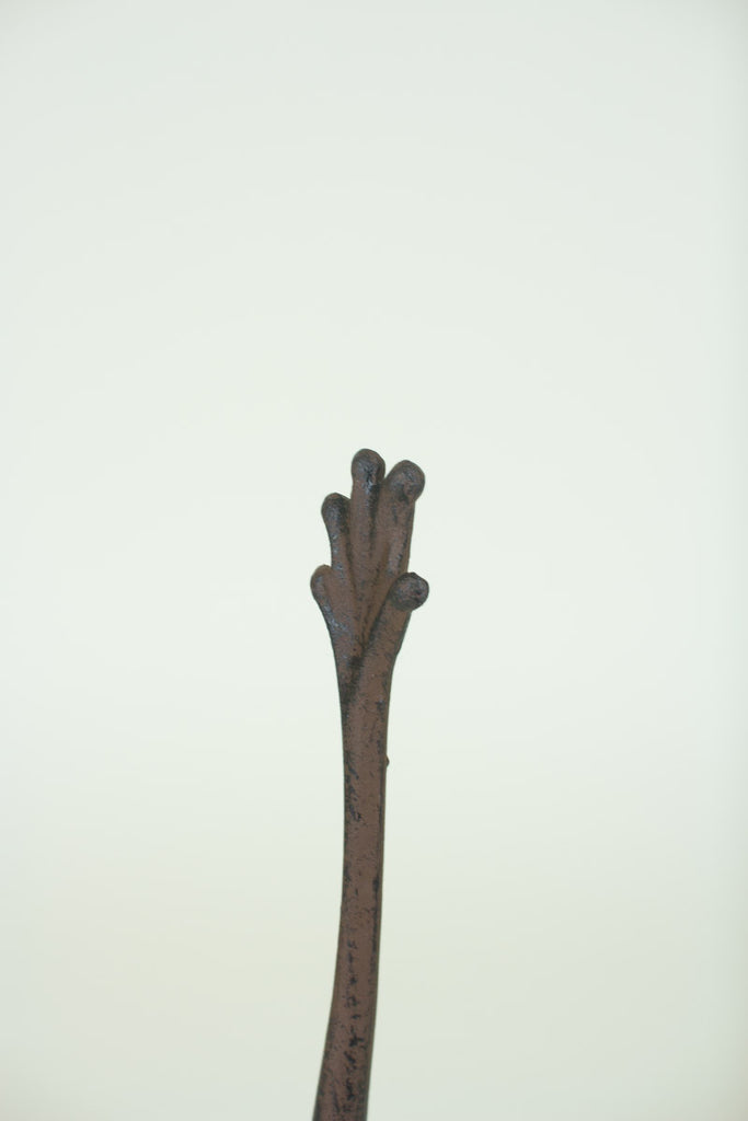 Frog paper towel holder - The Nifty Decor