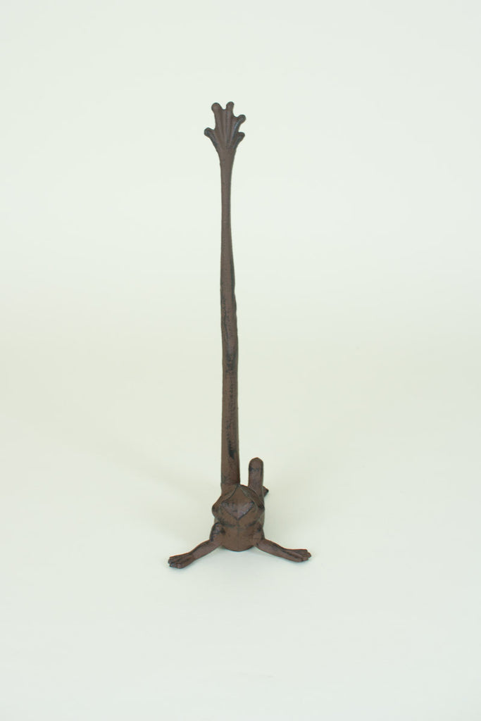 Frog paper towel holder - The Nifty Decor