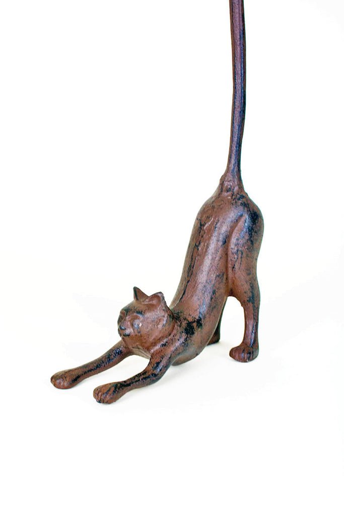 Cat paper towel holder - The Nifty Decor