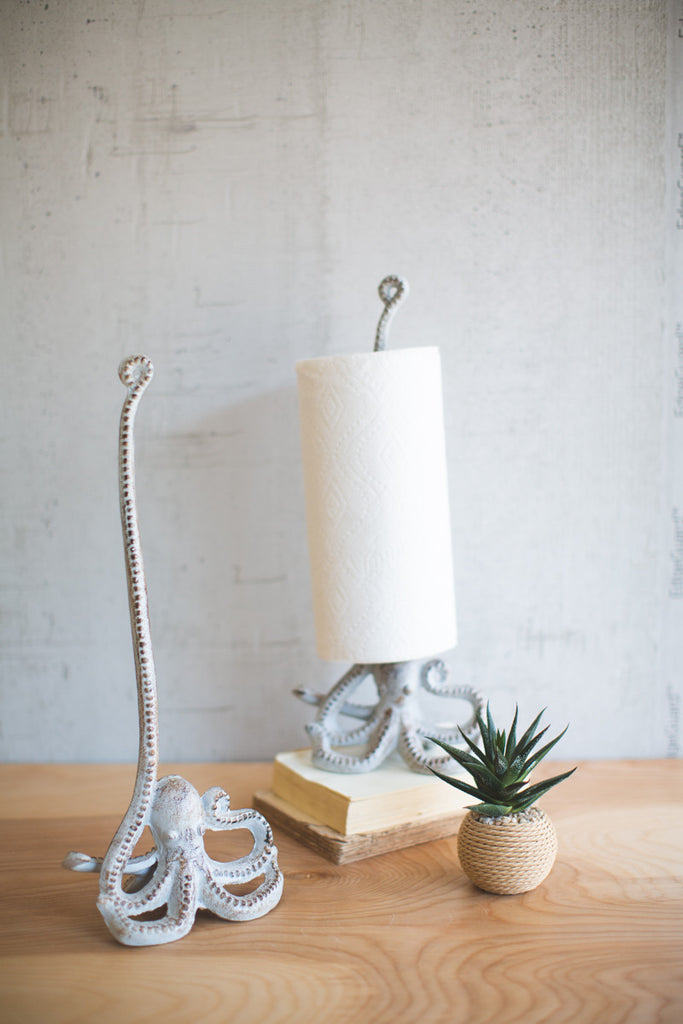 Octopus paper towel holder - The Nifty Decor
