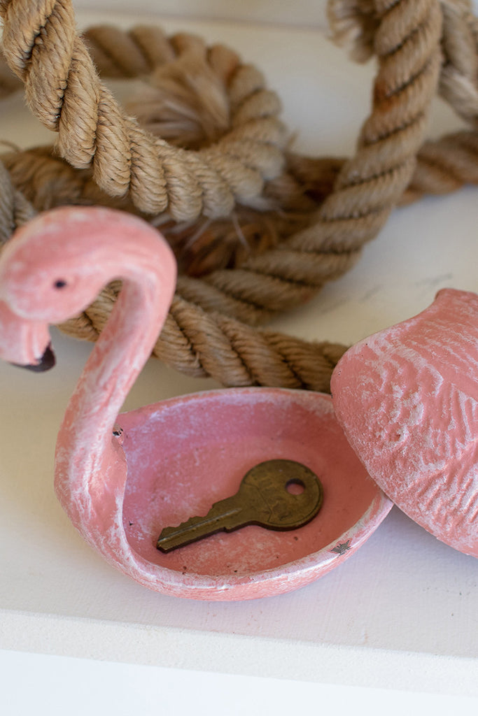 Flamingo hide-a key - The Nifty Decor
