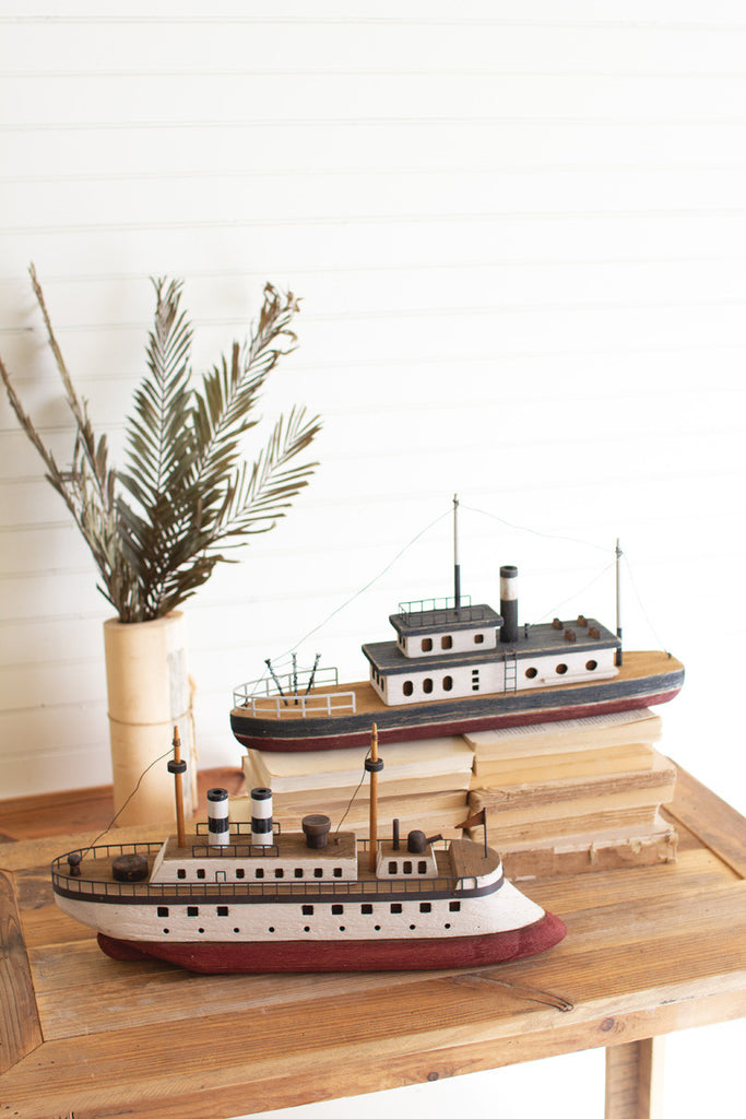 Wooden ship \ red & white - Bombay Mercantile