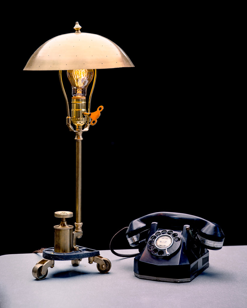 DAVINCI TABLE LAMP - The Nifty Decor