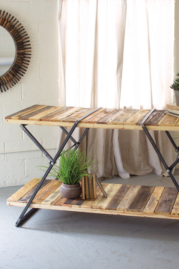 Reclaimed wood display table - The Nifty Decor