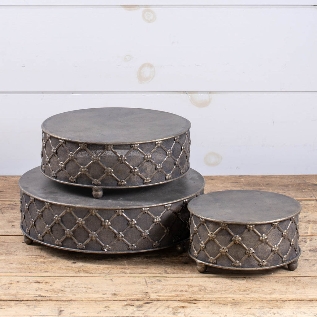 ROUND RAISED PLATFORMS Set of 3 - Bombay Mercantile