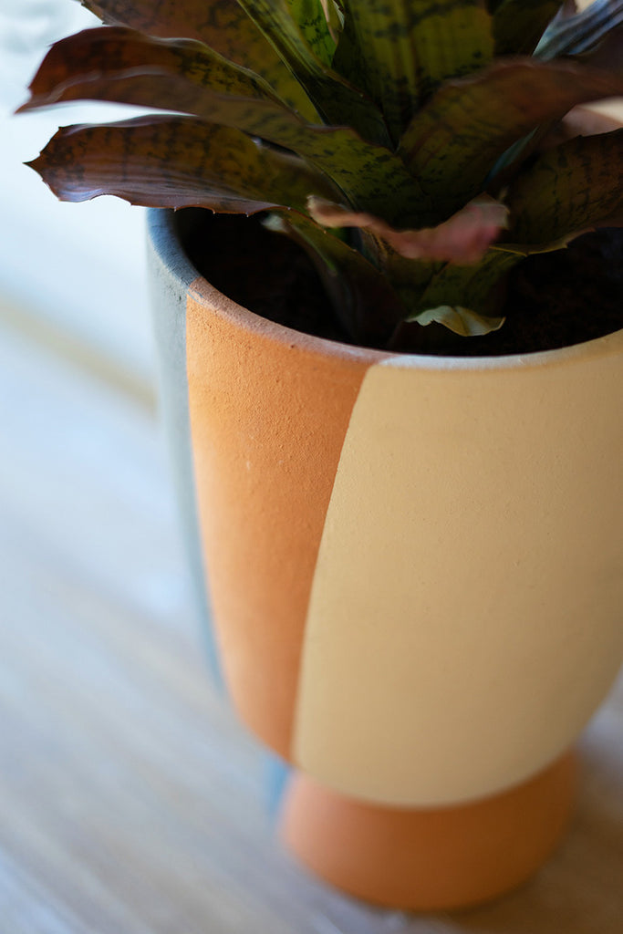 Clay tall round triple stripe planter - The Nifty Decor