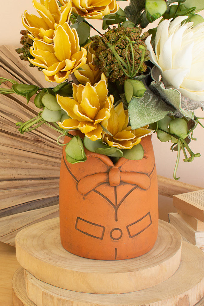 Bow tie clay pot - The Nifty Decor