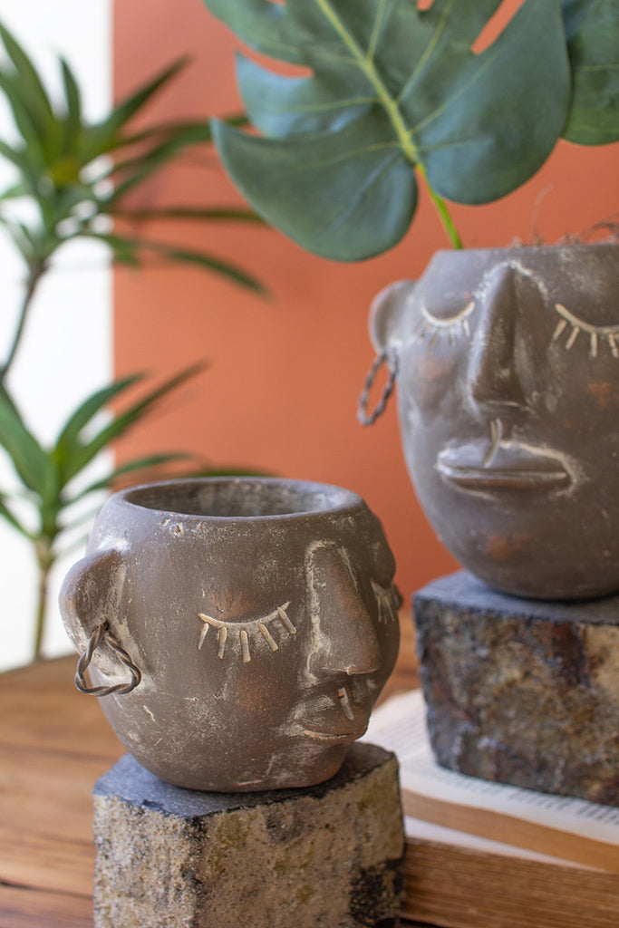Set of 2 clay face pots with rock base - The Nifty Decor
