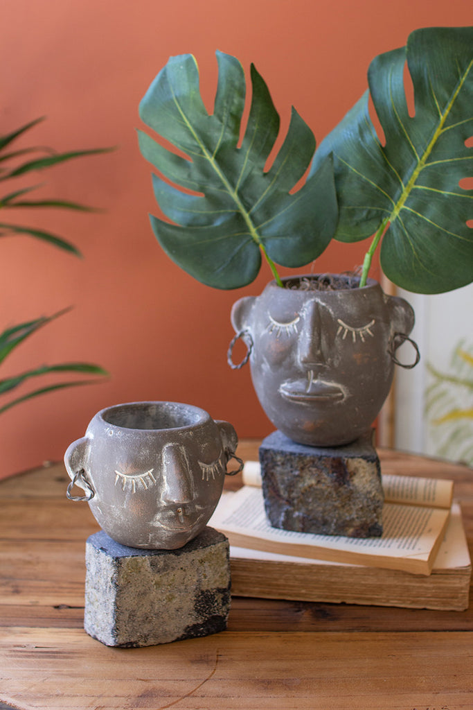 Set of 2 clay face pots with rock base - The Nifty Decor