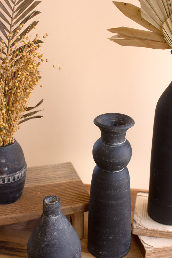 Set of 5 modern black clay vases - Bombay Mercantile
