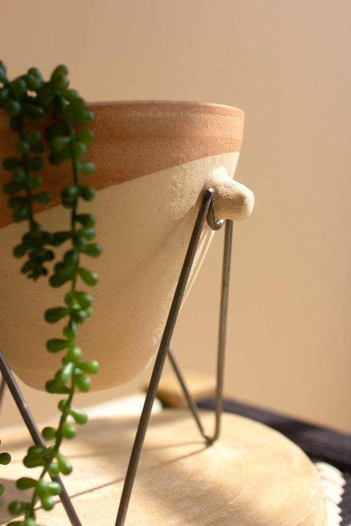 Ivory dipped clay pot with knobs on wire stand - Bombay Mercantile