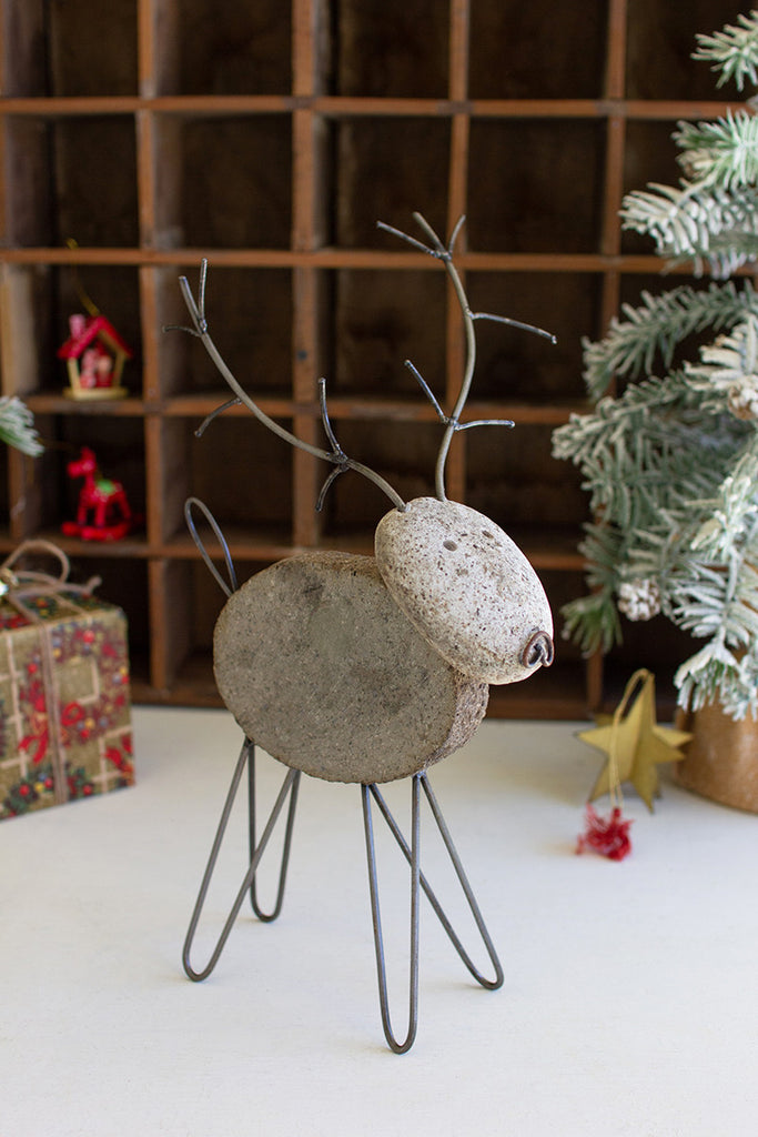 Wire and river rock deer - The Nifty Decor
