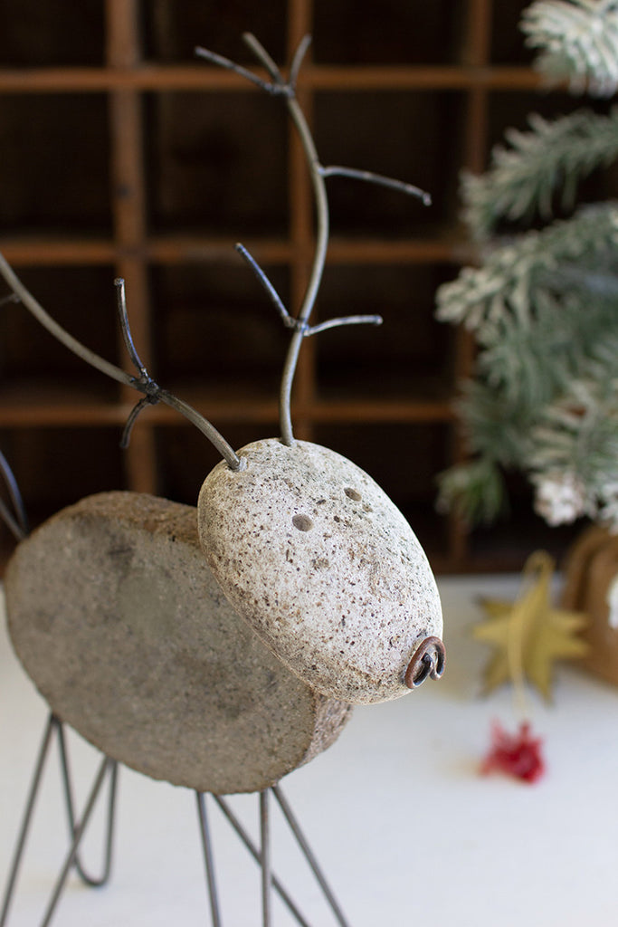 Wire and river rock deer - The Nifty Decor