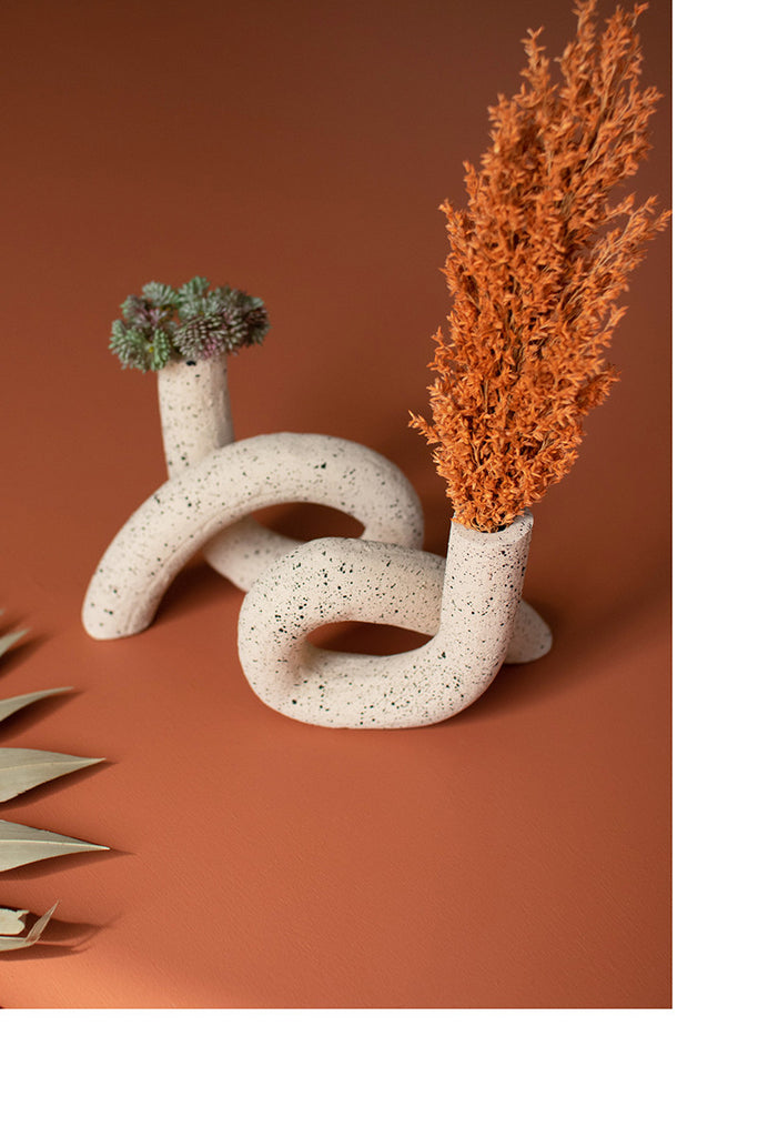 Set of 2 speckled clay loop bud vases - The Nifty Decor