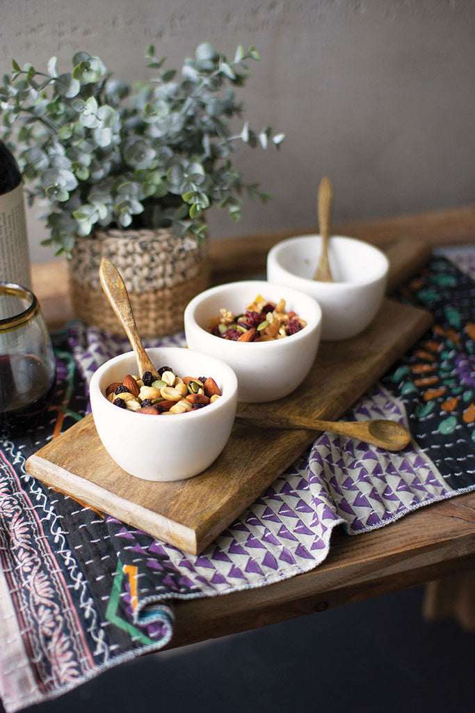Bowls with mango spoons - The Nifty Decor