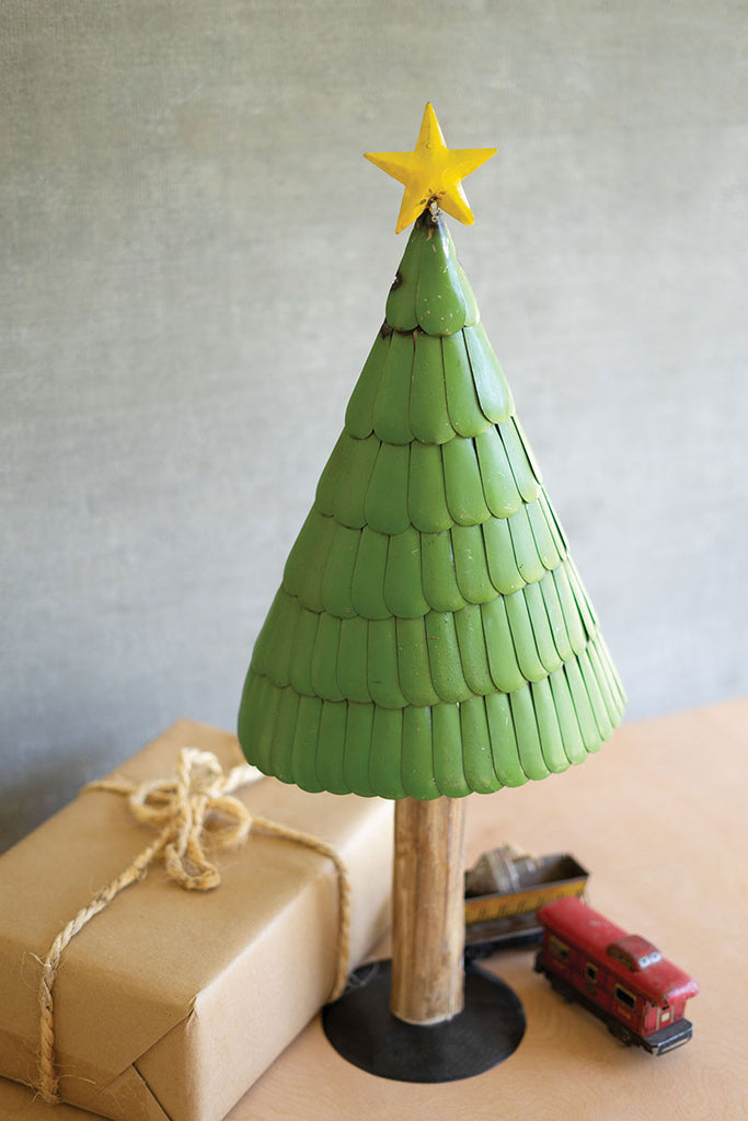 Metal and wood Christmas Tree - The Nifty Decor