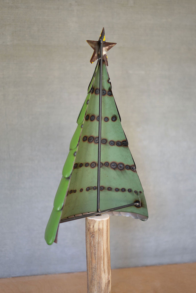 Metal and wood Christmas Tree - The Nifty Decor