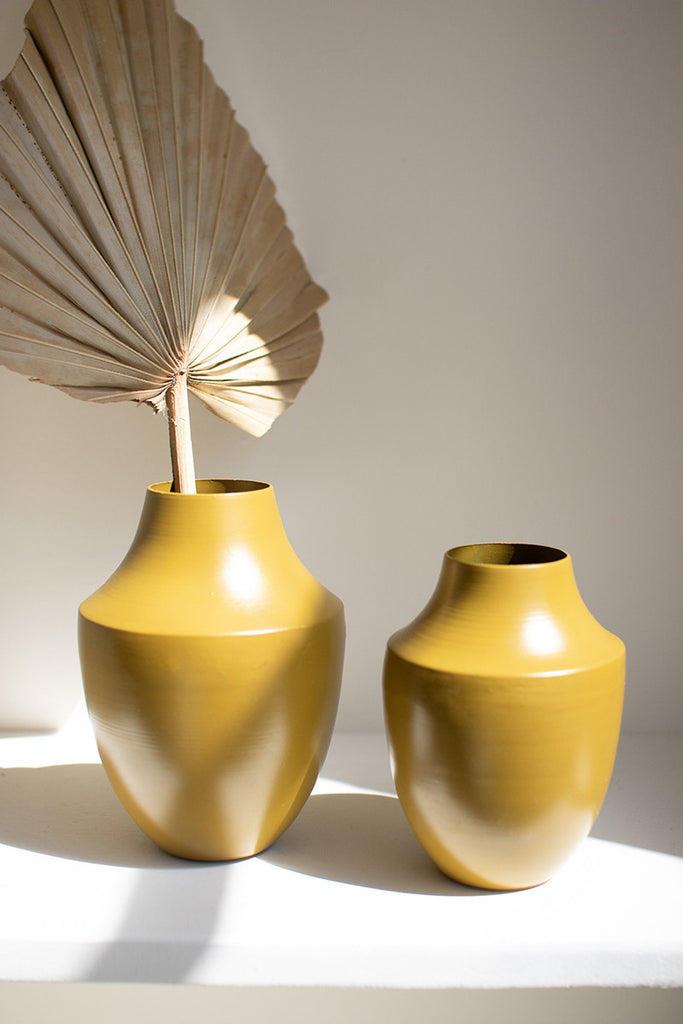 Set of 2 painted metal vases - The Nifty Decor