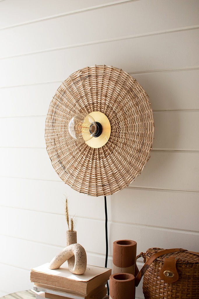 Rattan and brass wall sconce lamp - The Nifty Decor