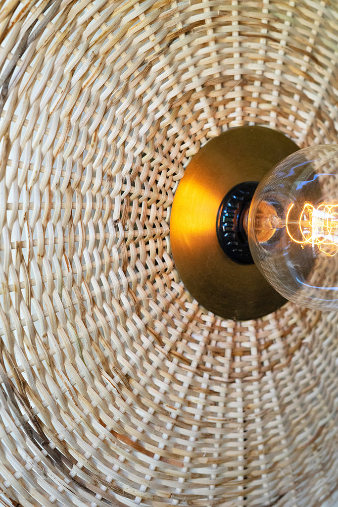 Rattan and brass wall sconce lamp - The Nifty Decor