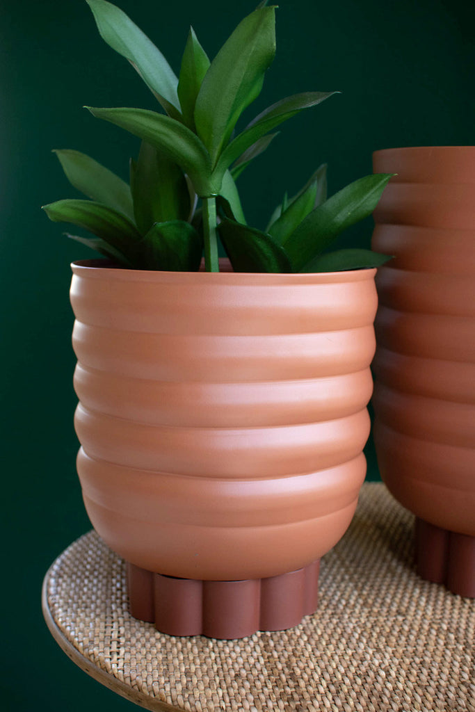Set of 2 painted ribbed metal planters - Bombay Mercantile