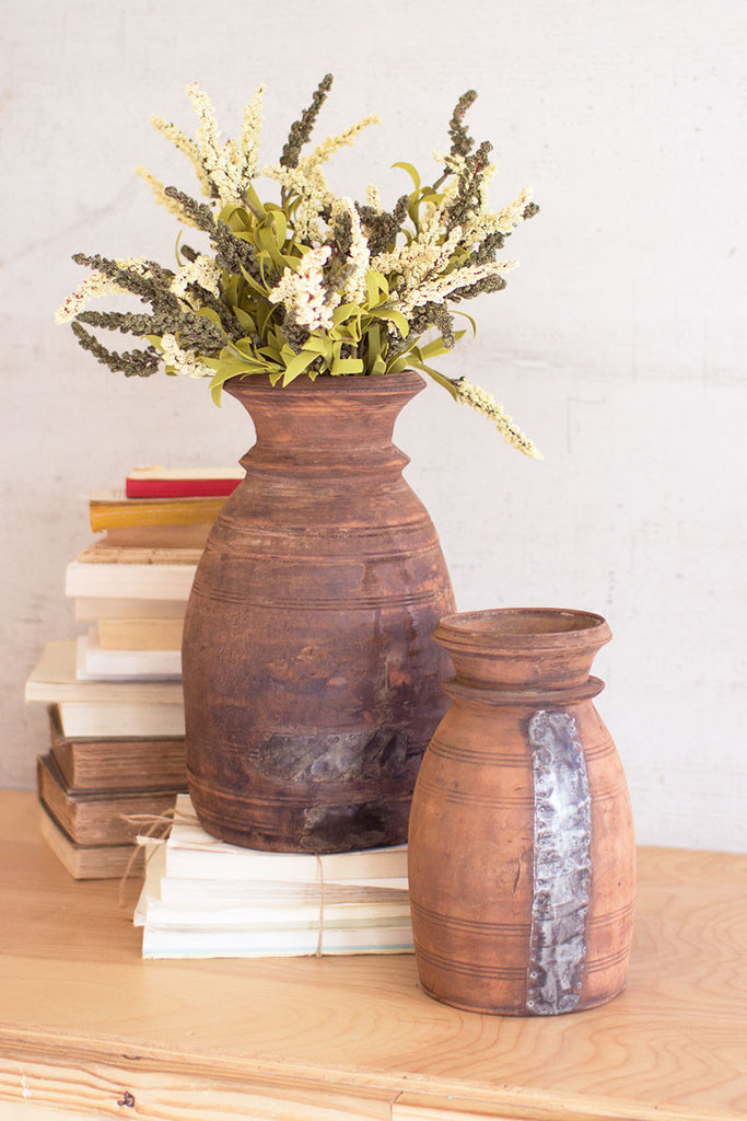 Mango wood urns, set of 2 - The Nifty Decor