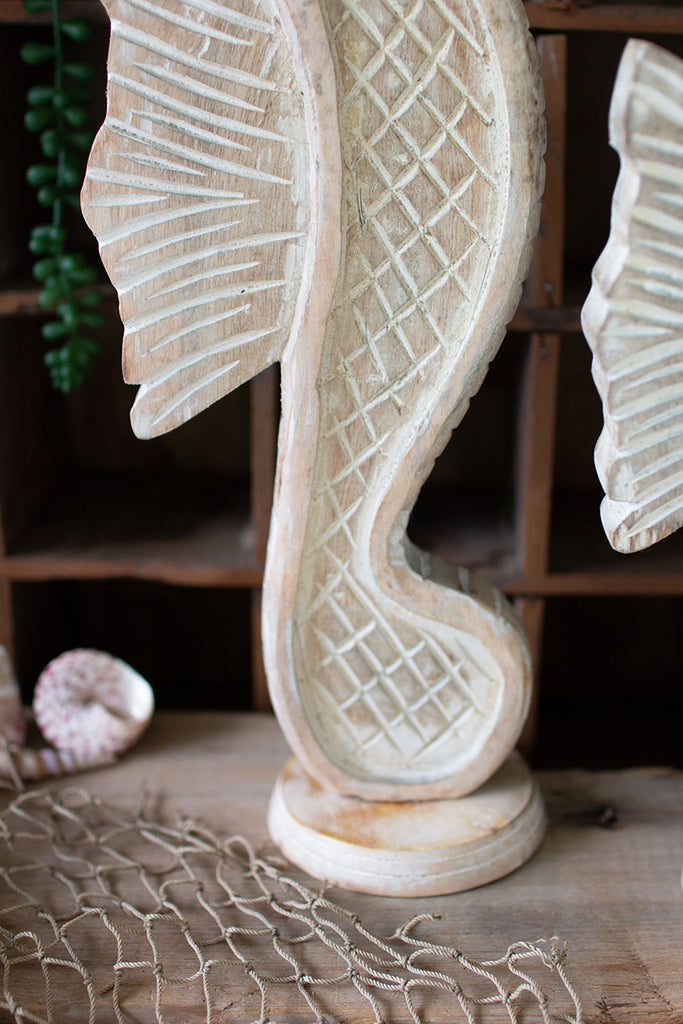 Set of 2 wooden tabletop seahorses - The Nifty Decor