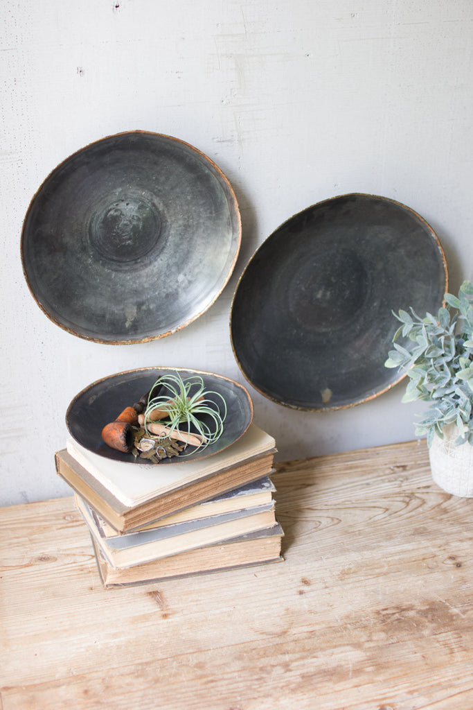 Set of 3 antique black copper platters - The Nifty Decor