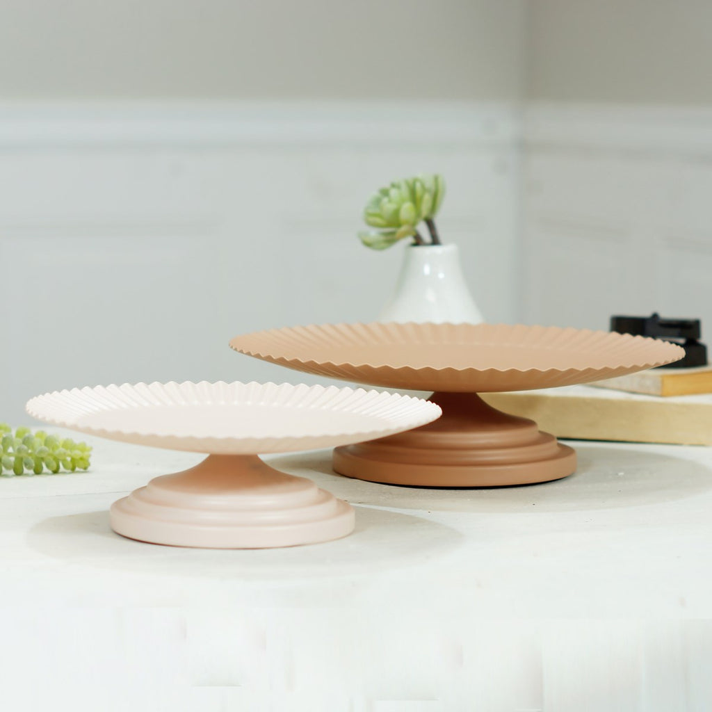 Pink scalloped metal serving trays set of 2 - Bombay Mercantile