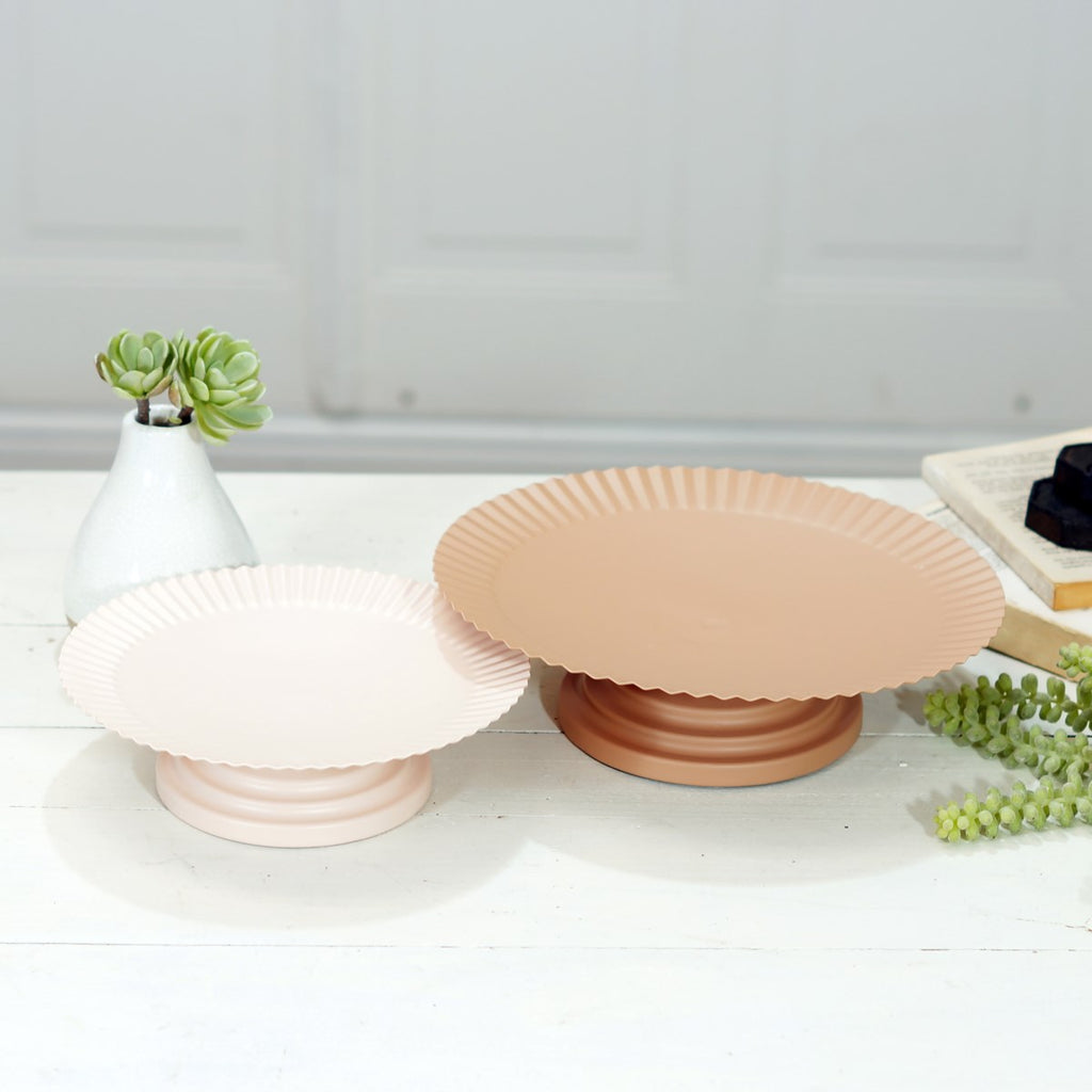 Pink scalloped metal serving trays set of 2 - Bombay Mercantile