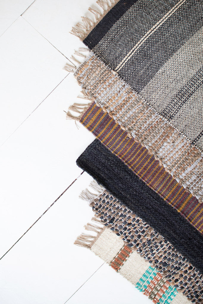 Jute rug with turquoise stripes - Bombay Mercantile