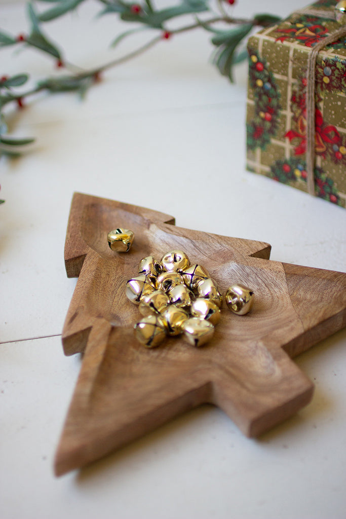 Carved wooden Christmas tree platter - The Nifty Decor