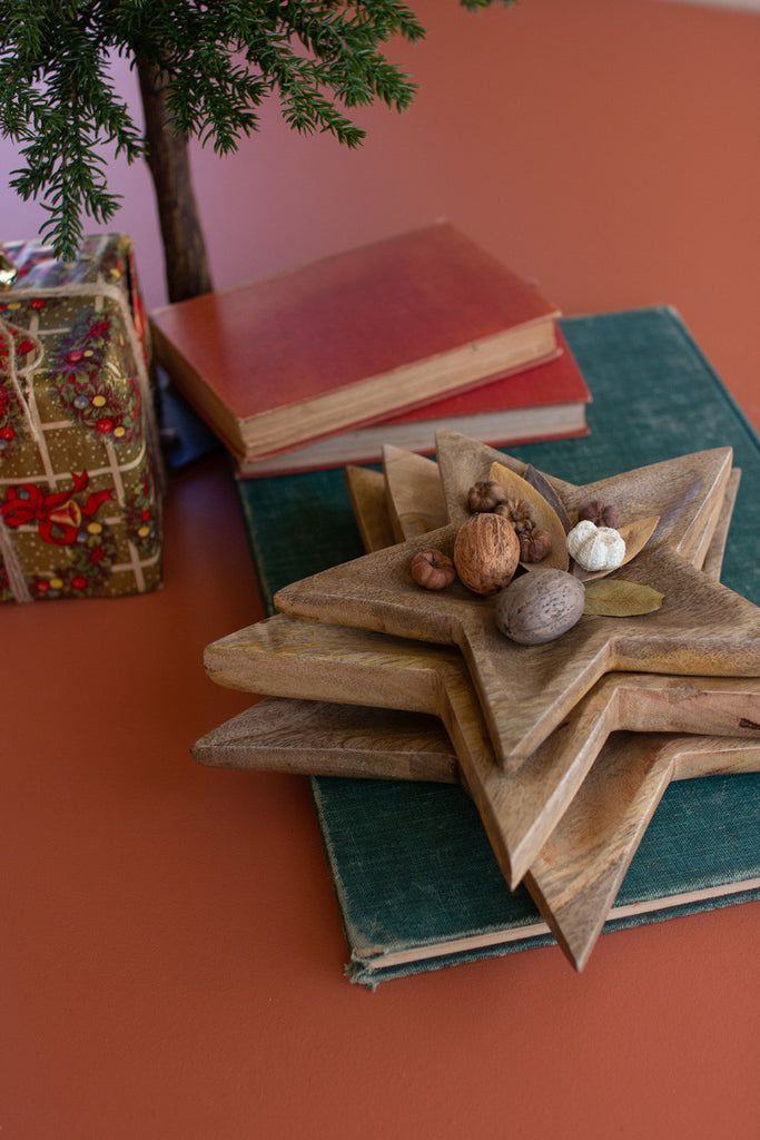 Set of 3 mango wood star trays - Bombay Mercantile
