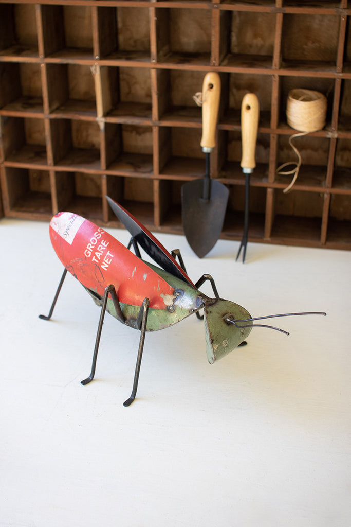 Recycled iron grasshopper - The Nifty Decor