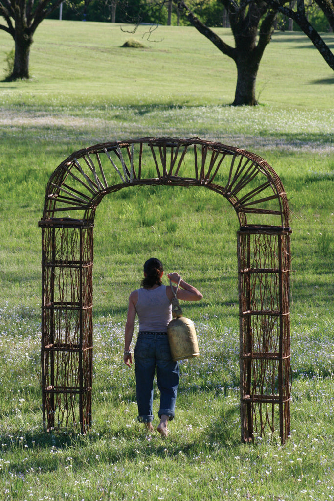 Twig and vine garden archway - The Nifty Decor