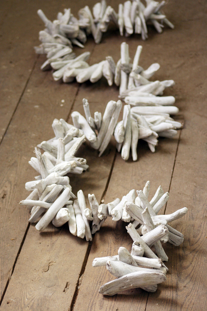 Driftwood garland - The Nifty Decor