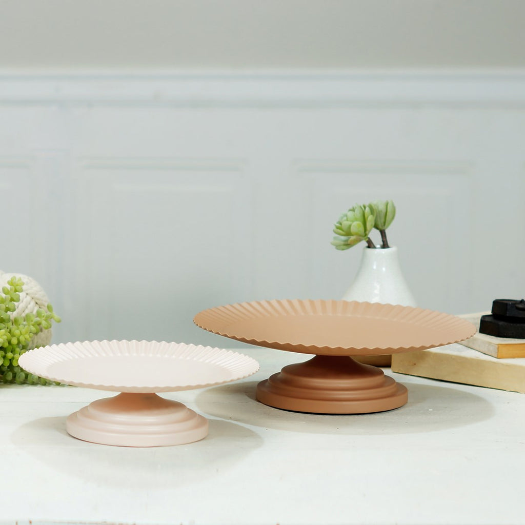 Pink scalloped metal serving trays set of 2 - Bombay Mercantile